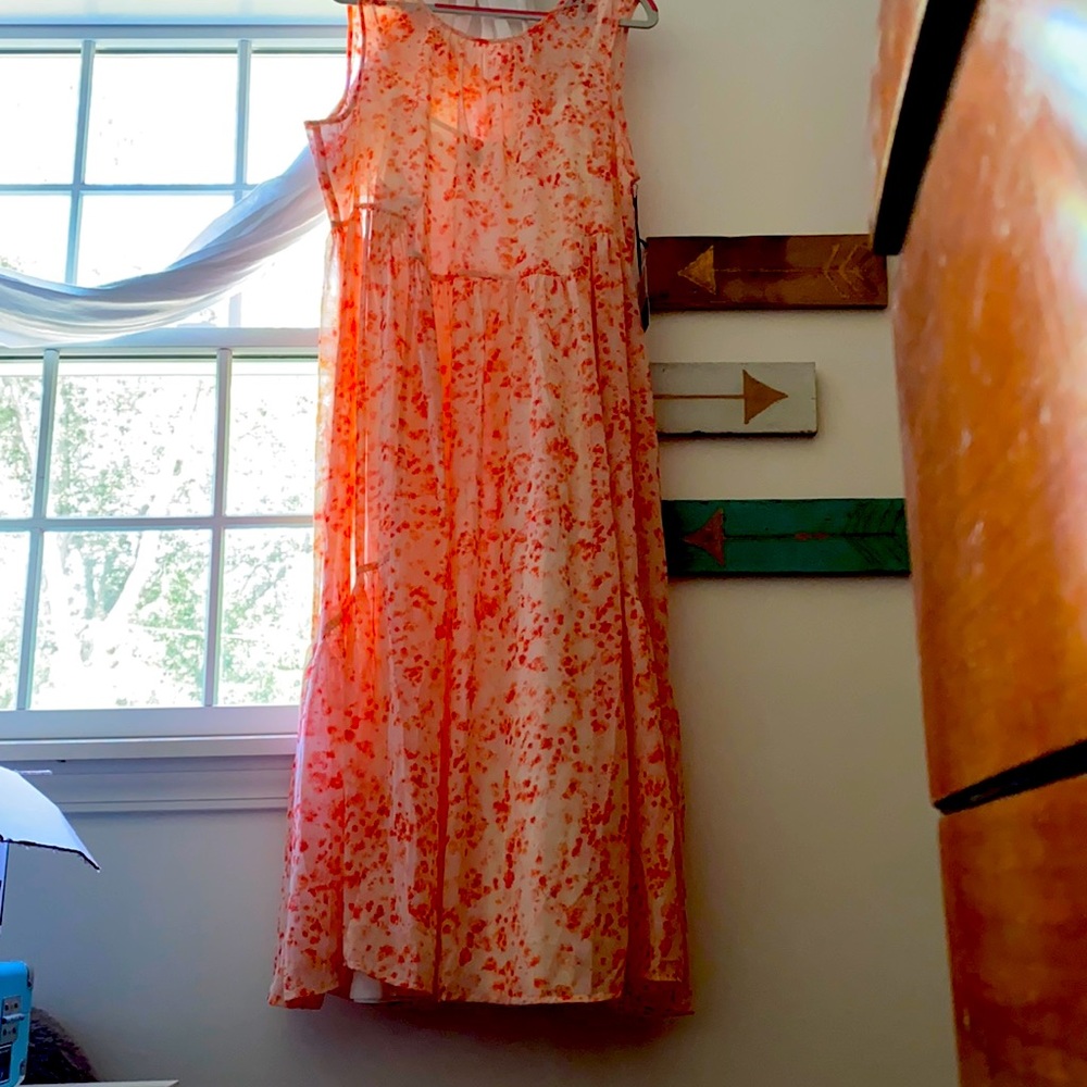 New with tags Simply Vera Wang flower dress